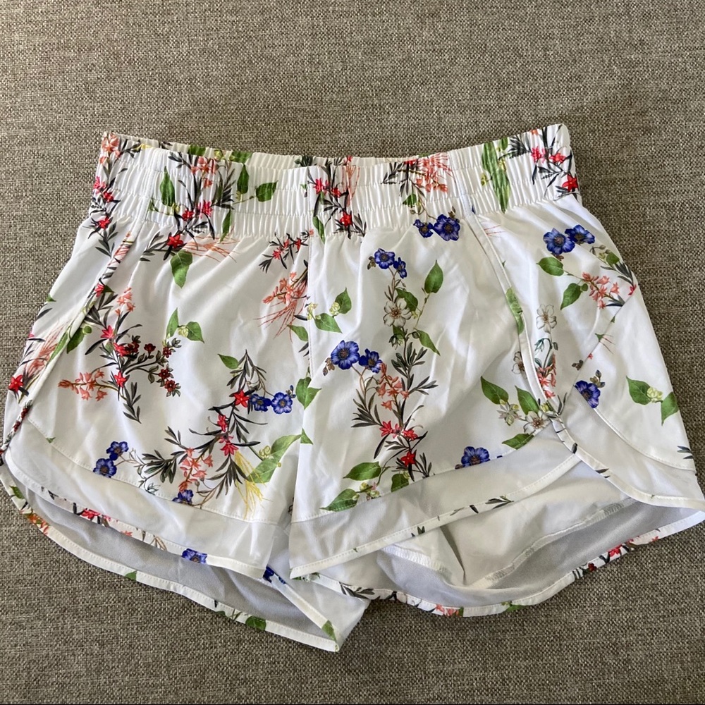 Athleta Mesh Racer Run Short 4”